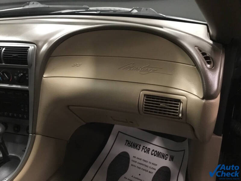 2004 Ford Mustang GT Deluxe