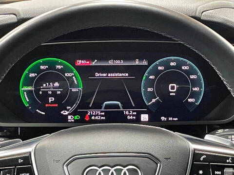 2022 Audi e-tron quattro Premium Plus
