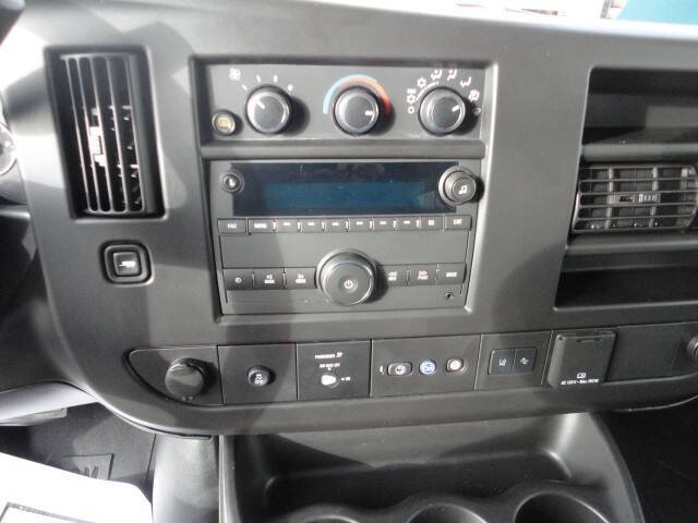 2024 GMC Savana LT 2500