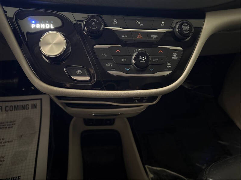 2020 Chrysler Pacifica Touring L