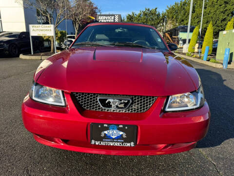 2004 Ford Mustang Deluxe