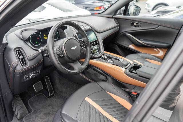 2023 Aston Martin DBX 6