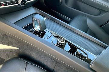 2024 Volvo S60 B5 Core Dark Theme