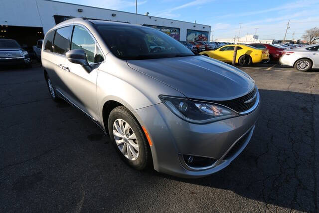 2017 Chrysler Pacifica Touring-L