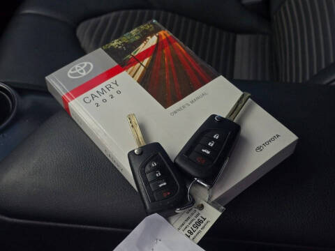 2020 Toyota Camry SE