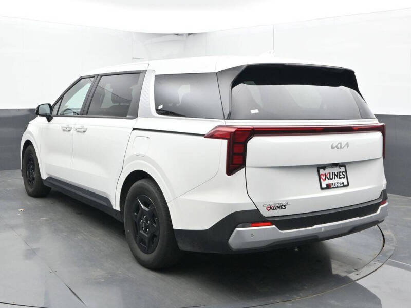 2025 Kia Carnival LXS