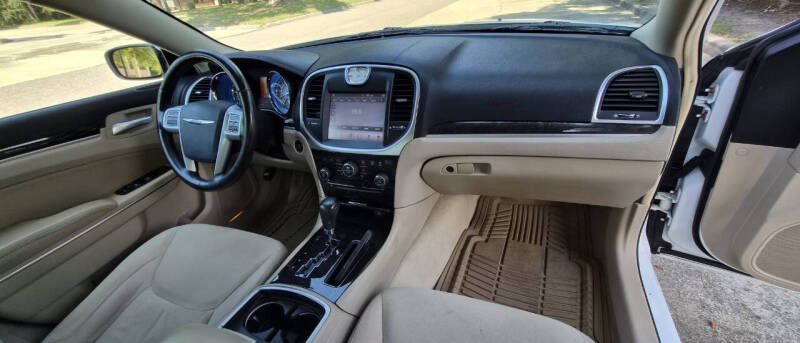 2011 Chrysler 300