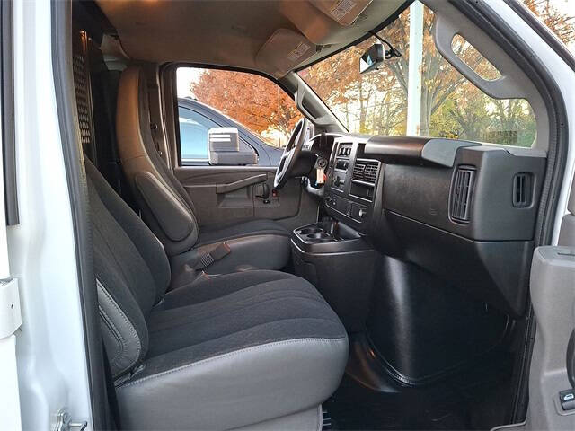 2024 Chevrolet Express 2500