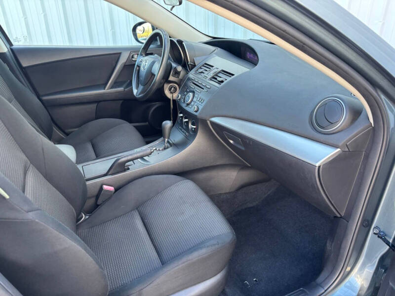 2013 Mazda MAZDA3