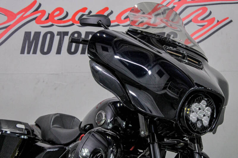 2022 Harley-Davidson CVO Street Glide