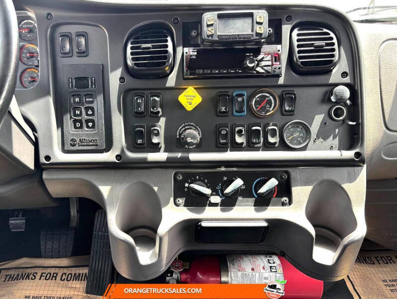 2020 Freightliner M2 106