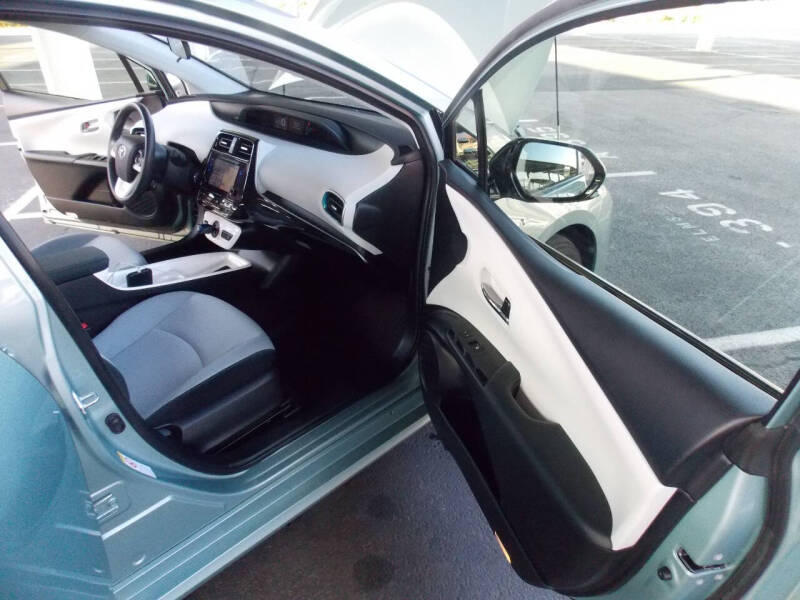 2017 Toyota Prius Three