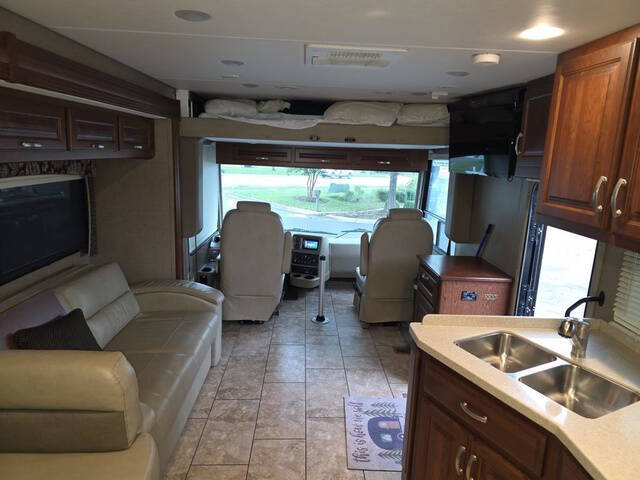 2017 Freightliner XCS Chassis