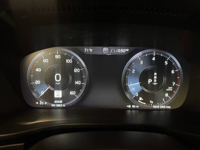 2021 Volvo XC40 T5 R-Design