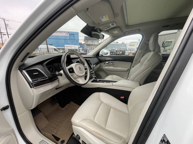 2019 Volvo XC90 T5 Momentum