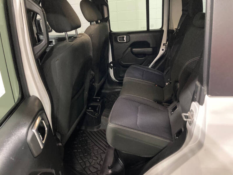 2021 Jeep Gladiator Sport