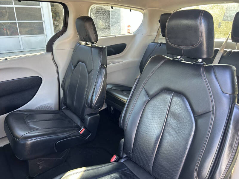 2020 Chrysler Pacifica Touring L