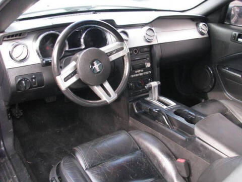 2005 Ford Mustang V6 Deluxe