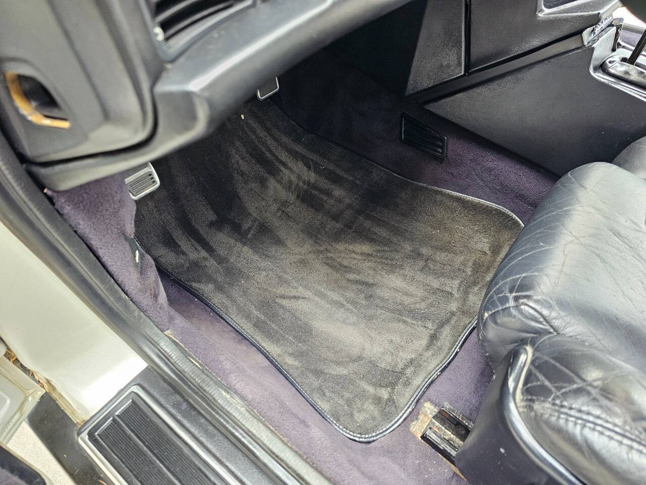 1993 Cadillac Allante 37