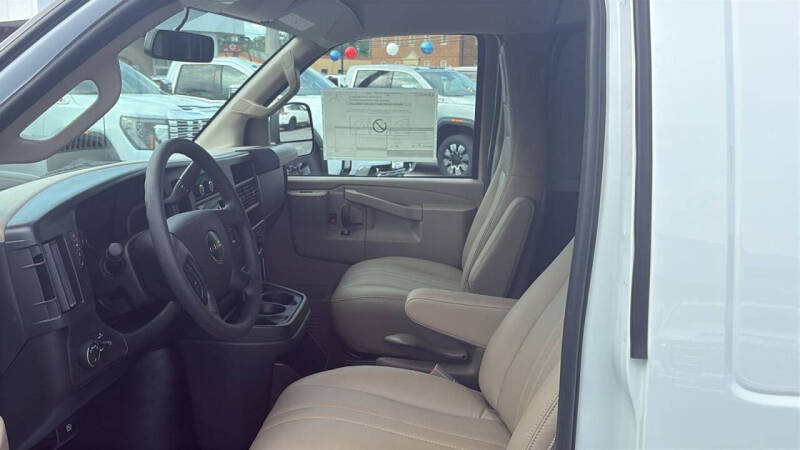 2026 GMC Savana 2500
