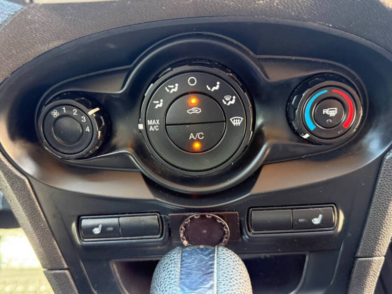 2012 Ford Fiesta SE