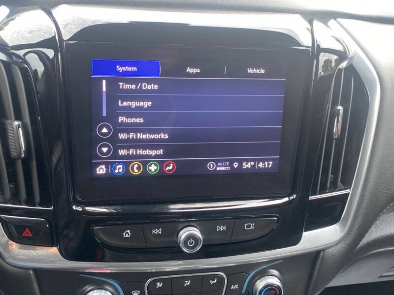 2022 Chevrolet Traverse LT Cloth