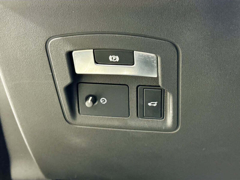 2019 Land Rover Range Rover Velar P250 R-Dynamic SE