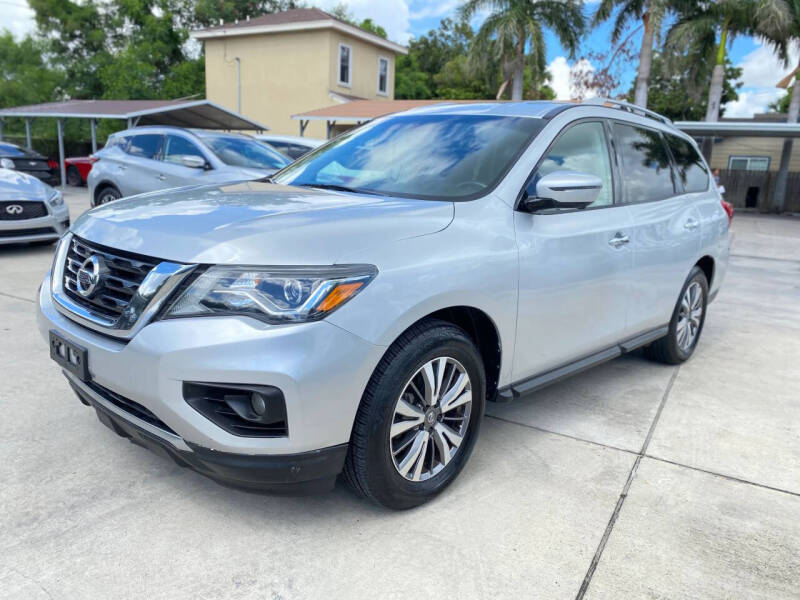 2020 Nissan Pathfinder SL