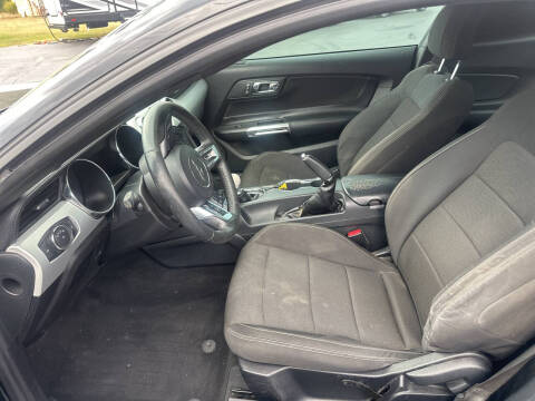 2017 Ford Mustang V6