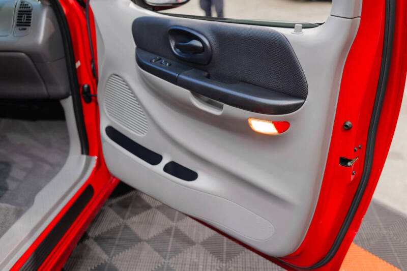 1999 Ford F-150 SVT Lightning