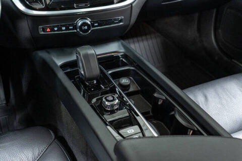 2024 Volvo V60 Cross Country B5 Plus