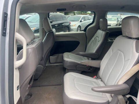 2017 Chrysler Pacifica Touring Plus