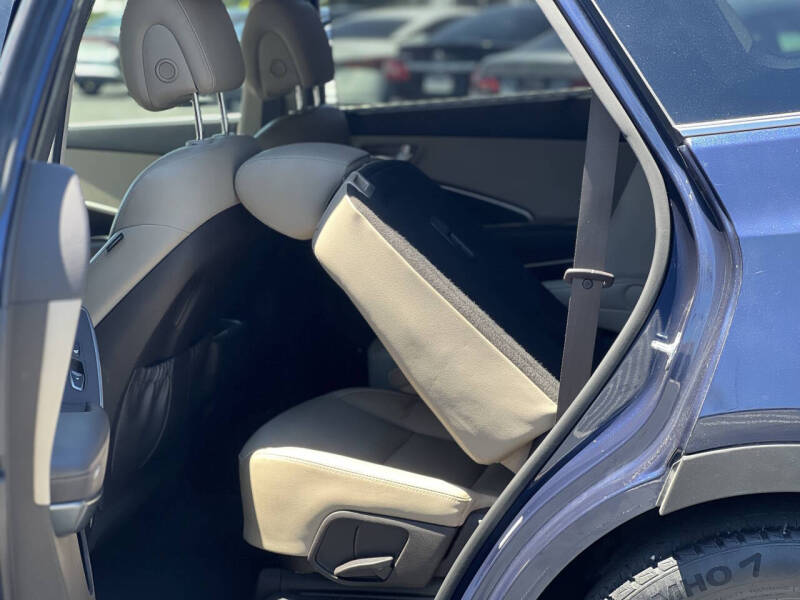 2017 Hyundai Santa Fe Limited Ultimate
