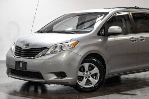 2012 Toyota Sienna LE 8-Passenger