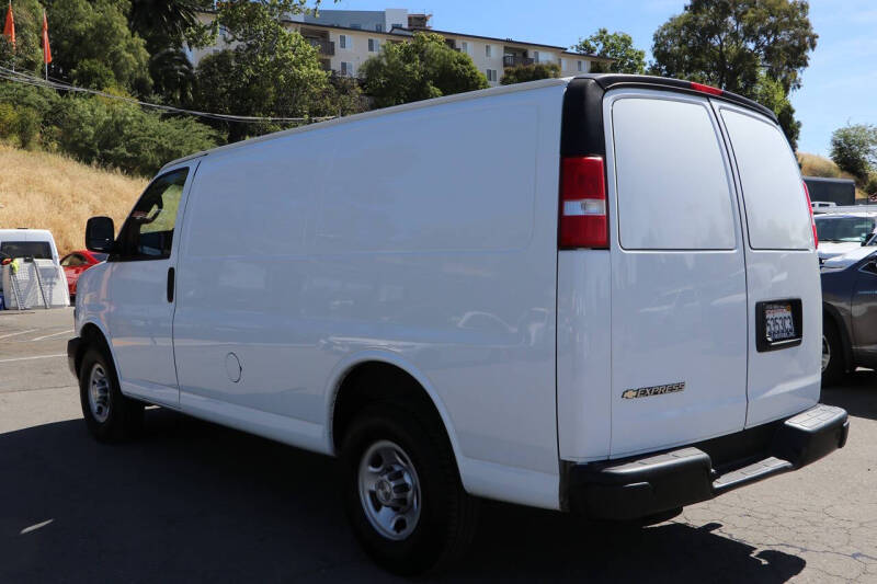 2021 Chevrolet Express 2500