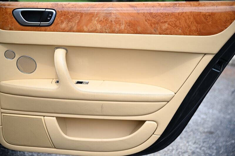 2009 Bentley Continental 23