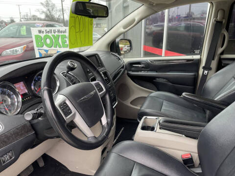 2016 Chrysler Town and Country Touring