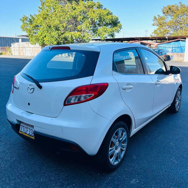 2014 Mazda MAZDA2 Sport