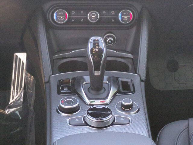 2025 Alfa Romeo Stelvio