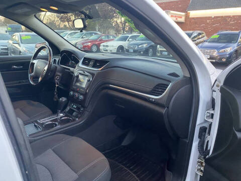 2017 Chevrolet Traverse LT