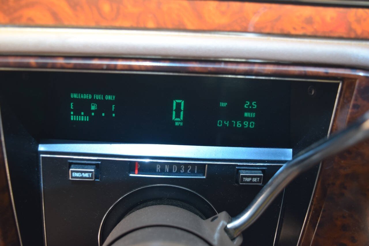 1991 Cadillac Brougham 217