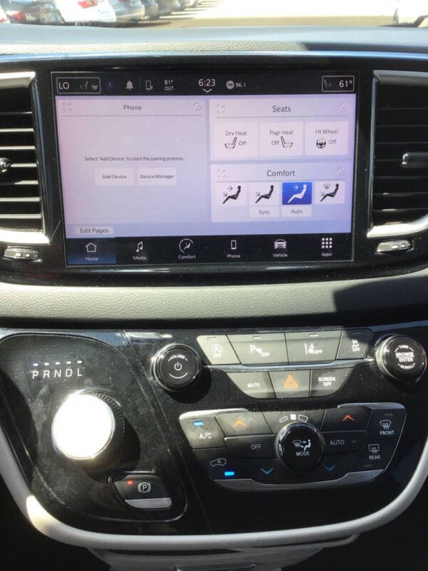 2023 Chrysler Pacifica Touring L