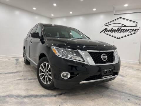 2013 Nissan Pathfinder for sale at Auto House of Bloomington in Bloomington IL
