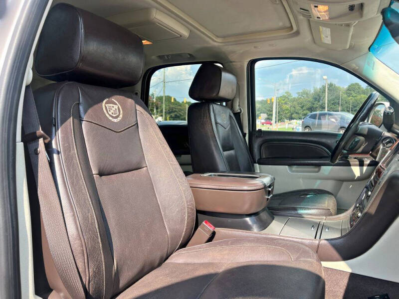 2012 Cadillac Escalade Platinum Edition