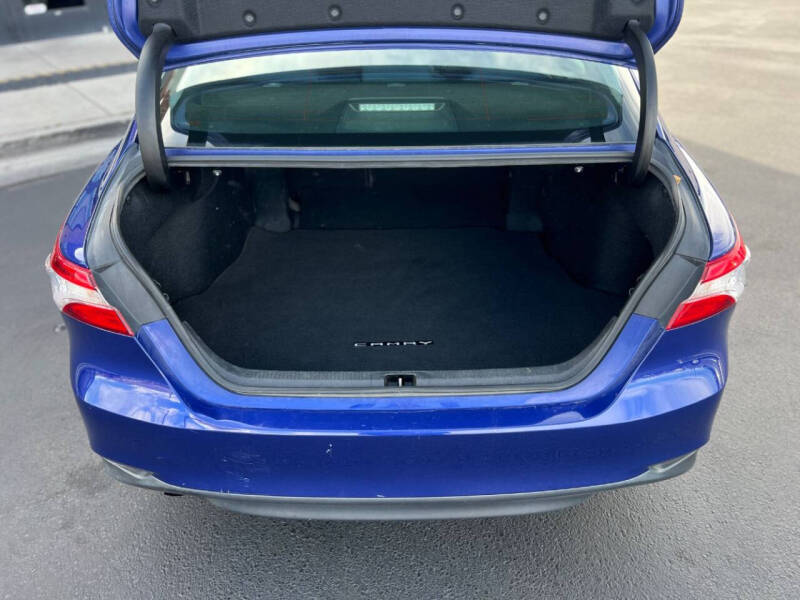 2018 Toyota Camry Hybrid LE