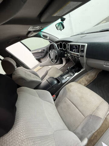 2004 Toyota 4Runner SR5