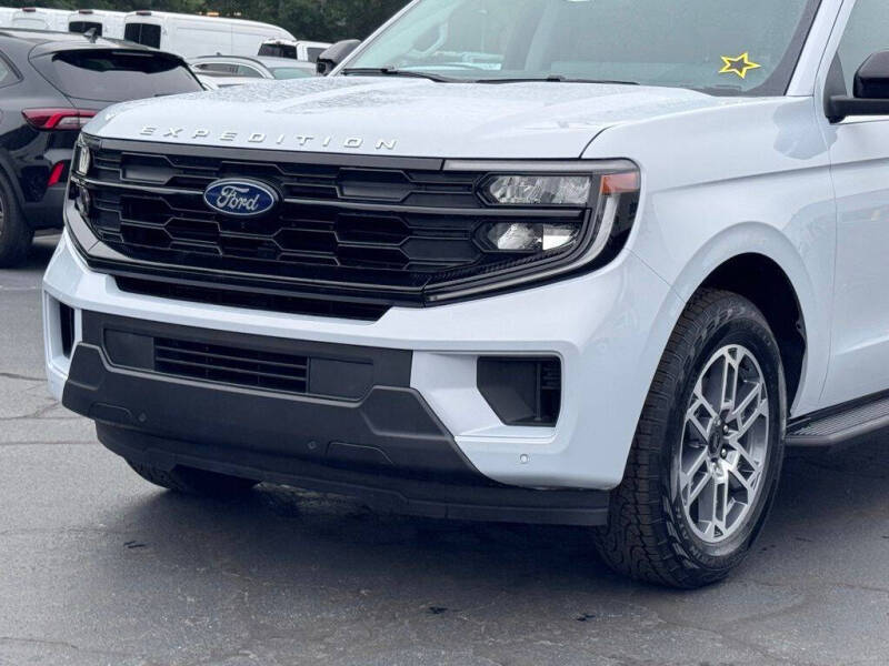 2026 Ford Expedition MAX Active