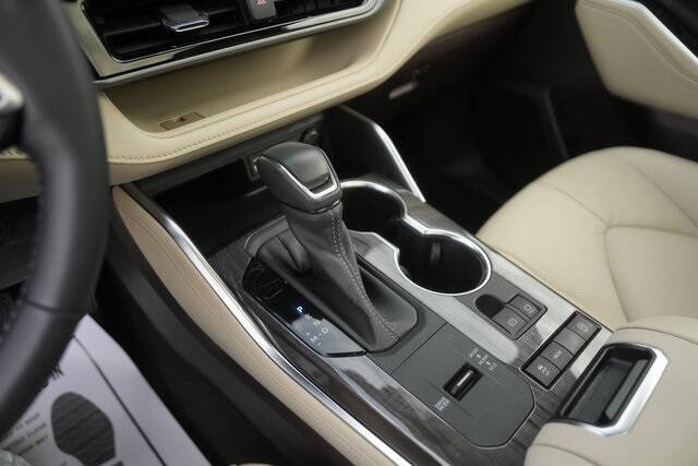 2022 Toyota Highlander Platinum