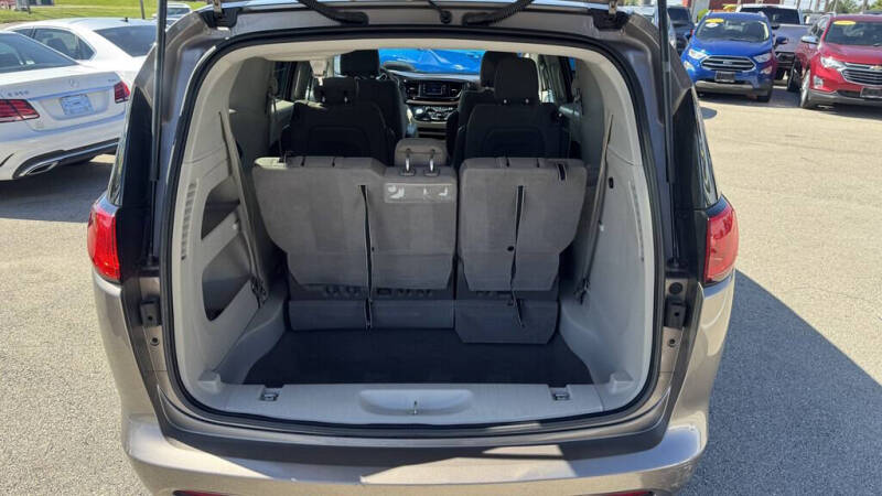 2017 Chrysler Pacifica LX