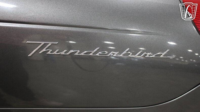 2003 Ford Thunderbird